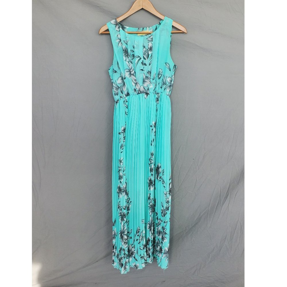 Flowy Light Blue Summer Dress